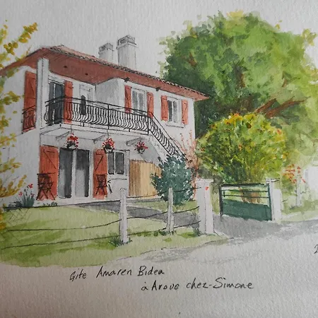 Amaren Bidea A Aroue, Chez Simone Et Manu, Parfaitement Sur Le Gr65 Vandrerhjem *