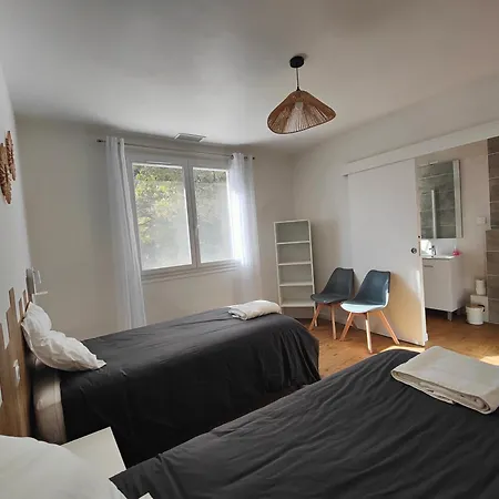 Hostel Amaren Bidea A Aroue, Chez Simone Et Manu, Parfaitement Sur Le Gr65