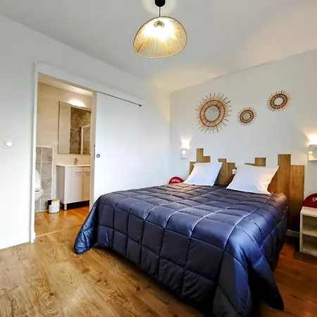 Hostel Amaren Bidea A Aroue, Chez Simone Et Manu, Parfaitement Sur Le Gr65 Aroue-Ithorots-Olhaiby
