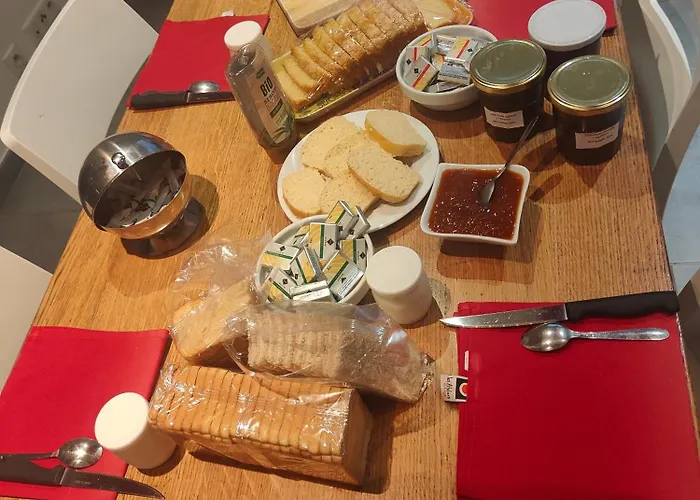 Amaren Bidea A Aroue, Chez Simone Et Manu, Parfaitement Sur Le Gr65 *